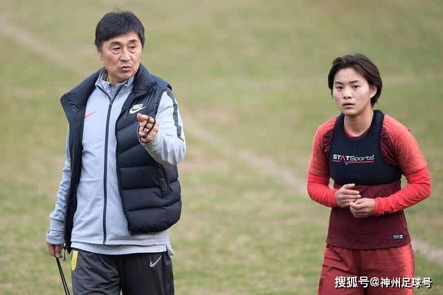 科尔：伦德博格具备多项能力 将为球队贡献时间